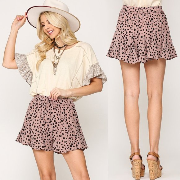 NEW Mauve Pink Black Leopard Animal Flared Shorts - Picture 3 of 9